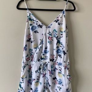 ✨ Aritiza Talula Floral Romper